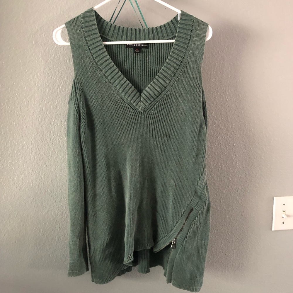Shoulder Bare Sweater